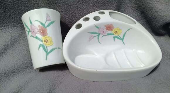 Unbranded Other - Vtg Floral Ceramic Bathroom Set Toothbrush Soap Dish Cup Holder Taiwan ROC